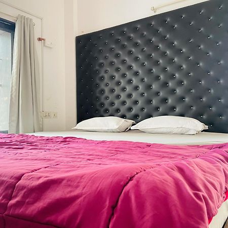 Lifespace- Spacious Hostel In A Luxurious Villa Pune Exteriör bild